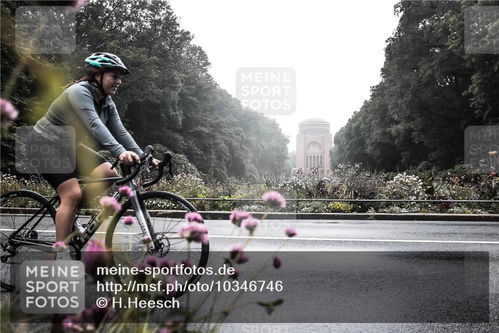 13.09.2026 - Stadtparktriathlon H.Heesch http://msf.ph/oto/10346746 13.09.2026 09:54:39 Radfahren 230 meine-sportfotos.de