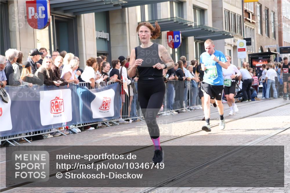 13.09.2026 - 21. swb-Marathon Bremen Strokosch-Dieckow http://msf.ph/oto/10346749 13.09.2026 13:30:25 Ziel 244, 625, 800, 834, 1067, 1533, 1771, 1841, 1926, 1941, 2369, 2452, 2723, 2985, 3425, 4206, 4251, 4332, 4342, 4415, 4425, 4748, 4757, 4920, 5506, 5551, 5600, 5681, 5802, 5822, 5900, 6134, 6343, 6347, 6523, 6988, 7012, 7253, 7567, 7645, 8116, 8762, 8878, 8966, 9011, 9108, 9290, 9507, 9653, 9692, 9695, 9699, 9767, 9825, 13090, 13215, 881, 1308, 1909, 1938, 2265, 2364, 2900, 3163, 3164, 4058, 4763, 5615, 6225, 7821, 8090, 8169, 8314, 8494 meine-sportfotos.de