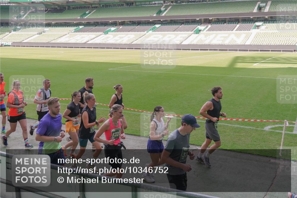 13.09.2026 - 21. swb-Marathon Bremen Michael Burmester http://msf.ph/oto/10346752 13.09.2026 13:35:34 Laufen im Stadion 170, 193, 368, 462, 491, 496, 657, 679, 709, 916, 1015, 1026, 1280, 1321, 1396, 1432, 1553, 1560, 1607, 1703, 1726, 1772, 1784, 1887, 1934, 1965, 1974, 1977, 1992, 2335, 2338, 2451, 2578, 2650, 2688, 2789, 2791, 2894, 2933, 3090, 3161, 3169, 3178, 3179, 3191, 3406, 3463, 3472, 3498, 3547, 3555, 3573, 3588, 3660, 3708, 3709, 3720, 3801, 3904, 3914, 4014, 4145, 4200, 4290, 4464, 4500, 4546, 4561, 4880, 4967, 5000, 5034, 5151, 5332, 5818 meine-sportfotos.de