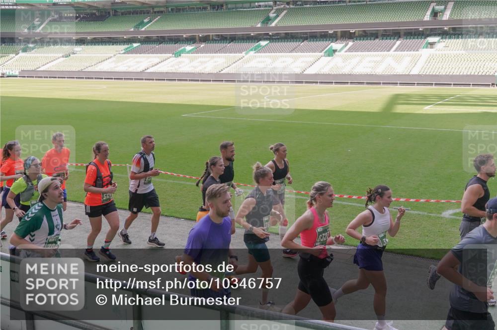 13.09.2026 - 21. swb-Marathon Bremen Michael Burmester http://msf.ph/oto/10346757 13.09.2026 13:35:34 Laufen im Stadion 170, 193, 368, 462, 491, 496, 657, 679, 709, 916, 1015, 1026, 1280, 1321, 1396, 1432, 1553, 1560, 1607, 1703, 1726, 1772, 1784, 1887, 1934, 1965, 1974, 1977, 1992, 2335, 2338, 2451, 2578, 2650, 2688, 2789, 2791, 2894, 2933, 3090, 3161, 3169, 3178, 3179, 3191, 3406, 3463, 3472, 3498, 3547, 3555, 3573, 3588, 3660, 3708, 3709, 3720, 3801, 3904, 3914, 4014, 4145, 4200, 4290, 4464, 4500, 4546, 4561, 4880, 4967, 5000, 5034, 5151, 5332, 5818 meine-sportfotos.de