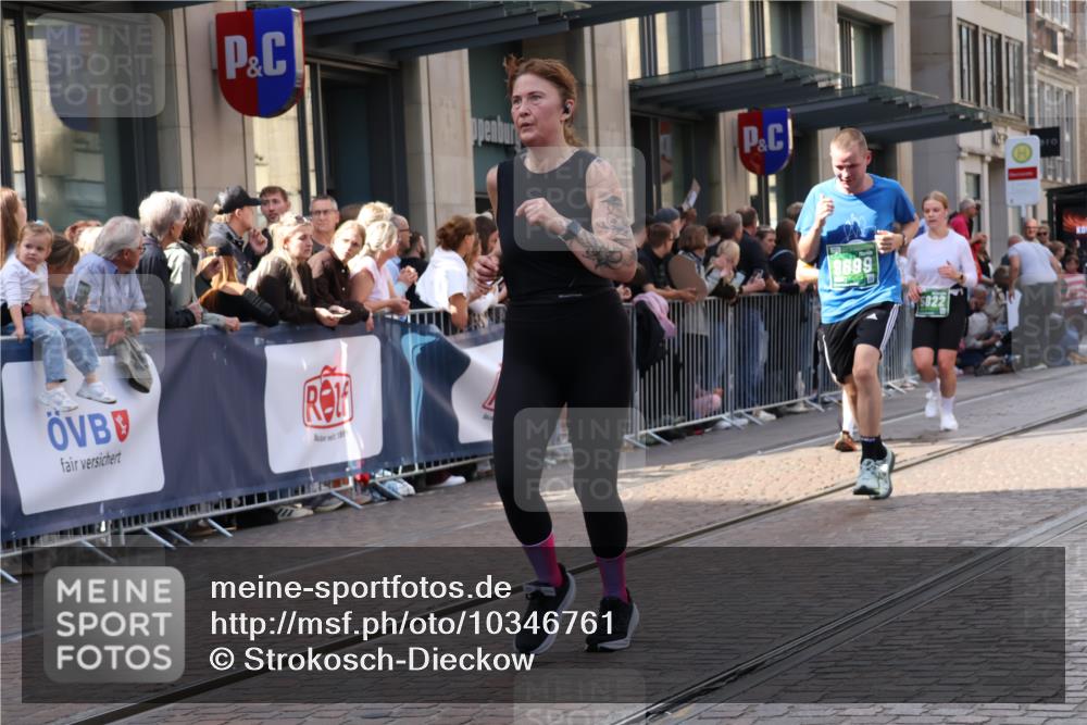 13.09.2026 - 21. swb-Marathon Bremen Strokosch-Dieckow http://msf.ph/oto/10346761 13.09.2026 13:30:25 Ziel 244, 625, 800, 834, 1067, 1533, 1771, 1841, 1926, 1941, 2369, 2452, 2723, 2985, 3425, 4206, 4251, 4332, 4342, 4415, 4425, 4748, 4757, 4920, 5506, 5551, 5600, 5681, 5802, 5822, 5900, 6134, 6343, 6347, 6523, 6988, 7012, 7253, 7567, 7645, 8116, 8762, 8878, 8966, 9011, 9108, 9290, 9507, 9653, 9692, 9695, 9699, 9767, 9825, 13090, 13215, 881, 1308, 1909, 1938, 2265, 2364, 2900, 3163, 3164, 4058, 4763, 5615, 6225, 7821, 8090, 8169, 8314, 8494 meine-sportfotos.de