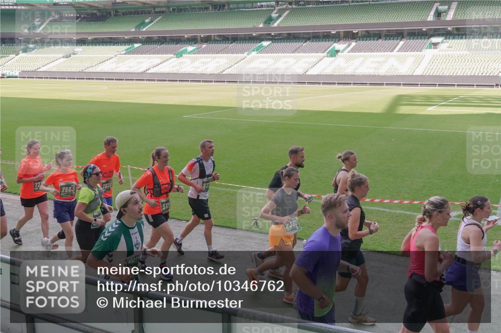 13.09.2026 - 21. swb-Marathon Bremen Michael Burmester http://msf.ph/oto/10346762 13.09.2026 13:35:35 Laufen im Stadion 170, 193, 368, 462, 491, 496, 657, 679, 916, 1015, 1026, 1280, 1321, 1396, 1432, 1553, 1560, 1607, 1703, 1726, 1772, 1784, 1887, 1934, 1965, 1974, 1977, 1992, 2335, 2338, 2451, 2578, 2650, 2688, 2789, 2791, 2894, 2933, 3090, 3161, 3169, 3178, 3179, 3191, 3406, 3463, 3472, 3498, 3547, 3555, 3573, 3588, 3660, 3708, 3709, 3720, 3801, 3904, 3914, 4014, 4145, 4200, 4290, 4464, 4500, 4546, 4561, 4880, 4967, 5000, 5034, 5151, 5332, 5818 meine-sportfotos.de