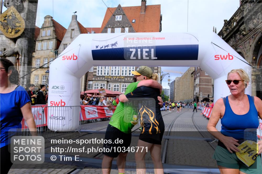 13.09.2026 - 21. swb-Marathon Bremen Tim E. http://msf.ph/oto/10346771 13.09.2026 11:17:22 Ziel 10295, 10335, 10999, 11355, 11461, 11653, 11672, 12101, 12287 meine-sportfotos.de
