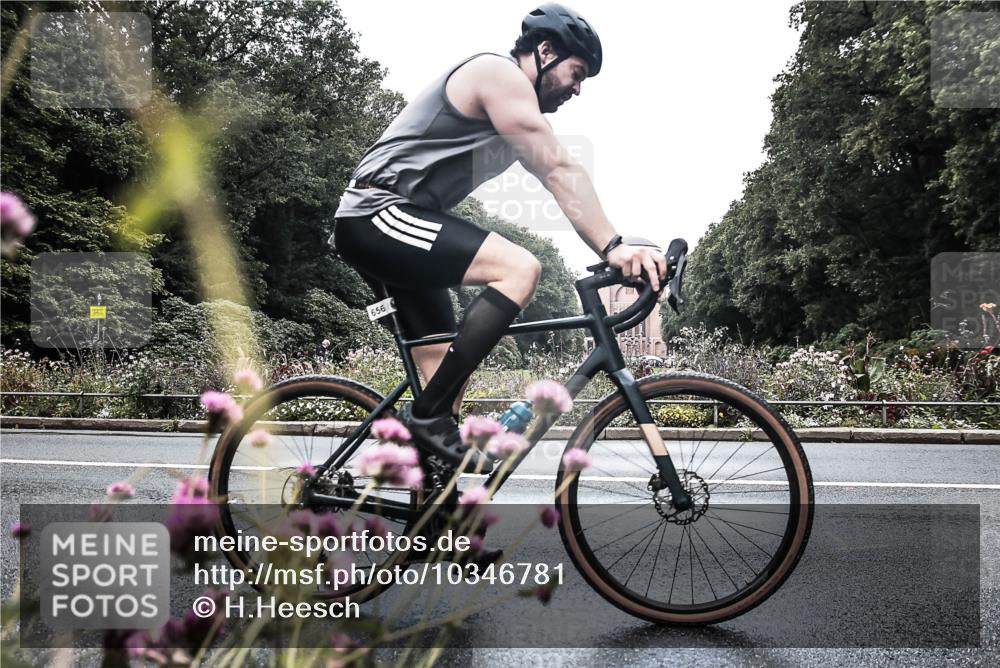 13.09.2026 - Stadtparktriathlon H.Heesch http://msf.ph/oto/10346781 13.09.2026 11:06:40 Radfahren 611, 614, 634, 656, 674 meine-sportfotos.de