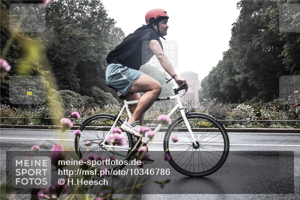 13.09.2026 - Stadtparktriathlon H.Heesch http://msf.ph/oto/10346786 13.09.2026 09:54:54 Radfahren 237, 245, 253, 294, 316, 335 meine-sportfotos.de