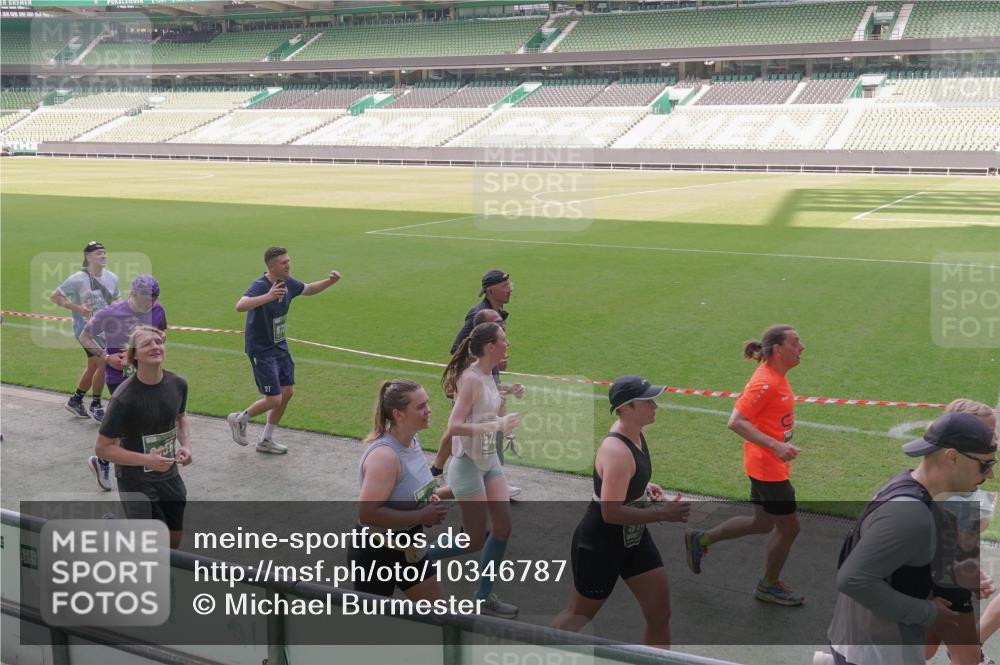 13.09.2026 - 21. swb-Marathon Bremen Michael Burmester http://msf.ph/oto/10346787 13.09.2026 13:35:38 Laufen im Stadion 170, 193, 368, 462, 491, 496, 657, 679, 916, 1015, 1026, 1280, 1321, 1396, 1432, 1553, 1560, 1607, 1703, 1726, 1772, 1784, 1887, 1934, 1965, 1974, 1977, 1992, 2335, 2338, 2451, 2578, 2650, 2688, 2789, 2791, 2894, 2933, 3090, 3161, 3169, 3178, 3179, 3191, 3406, 3463, 3472, 3498, 3547, 3555, 3573, 3588, 3640, 3660, 3708, 3709, 3720, 3801, 3839, 3904, 3914, 3985, 4014, 4145, 4200, 4290, 4464, 4500, 4546, 4561, 4880, 4967, 5000, 5034, 5151, 5332, 5461, 5818 meine-sportfotos.de