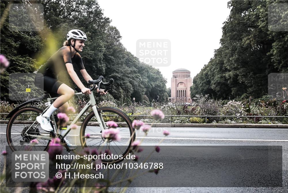 13.09.2026 - Stadtparktriathlon H.Heesch http://msf.ph/oto/10346788 13.09.2026 11:06:45 Radfahren 443, 550, 641 meine-sportfotos.de