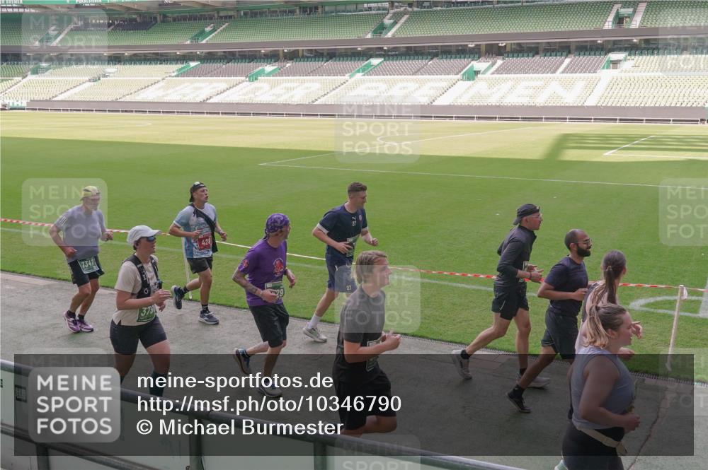 13.09.2026 - 21. swb-Marathon Bremen Michael Burmester http://msf.ph/oto/10346790 13.09.2026 13:35:39 Laufen im Stadion 170, 193, 368, 462, 491, 496, 657, 679, 1015, 1026, 1280, 1321, 1396, 1432, 1553, 1560, 1607, 1726, 1772, 1784, 1887, 1934, 1965, 1974, 1977, 1992, 2335, 2338, 2451, 2578, 2650, 2688, 2789, 2791, 2894, 2933, 3090, 3161, 3169, 3178, 3179, 3191, 3406, 3463, 3472, 3498, 3547, 3555, 3570, 3573, 3588, 3640, 3660, 3708, 3709, 3720, 3801, 3839, 3904, 3914, 3985, 4014, 4145, 4200, 4290, 4464, 4500, 4546, 4561, 4880, 4967, 5000, 5034, 5151, 5332, 5461, 5818 meine-sportfotos.de