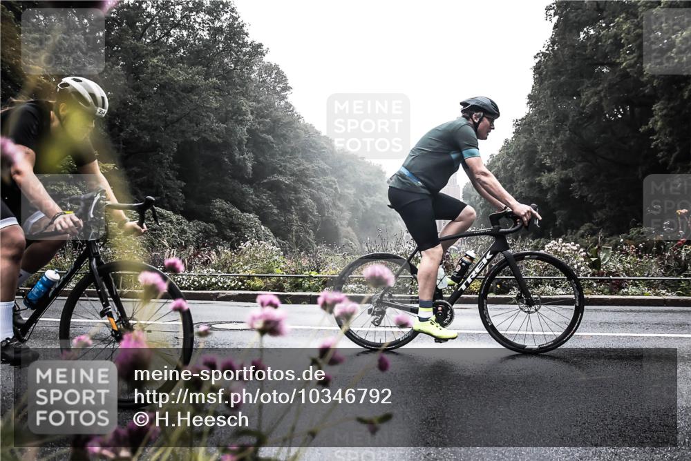 13.09.2026 - Stadtparktriathlon H.Heesch http://msf.ph/oto/10346792 13.09.2026 09:54:56 Radfahren 237, 245, 253, 294, 316, 335 meine-sportfotos.de