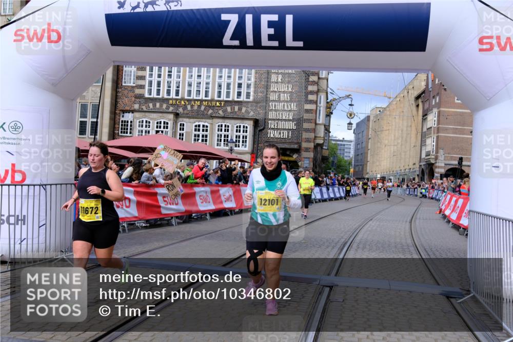 13.09.2026 - 21. swb-Marathon Bremen Tim E. http://msf.ph/oto/10346802 13.09.2026 11:17:30 Ziel 10335, 10773, 10779, 11355, 11461, 11495, 11672, 12101, 12287 meine-sportfotos.de
