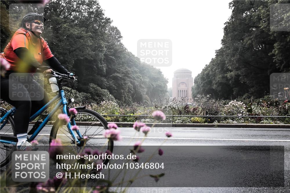13.09.2026 - Stadtparktriathlon H.Heesch http://msf.ph/oto/10346804 13.09.2026 09:55:10 Radfahren 250, 268, 278 meine-sportfotos.de