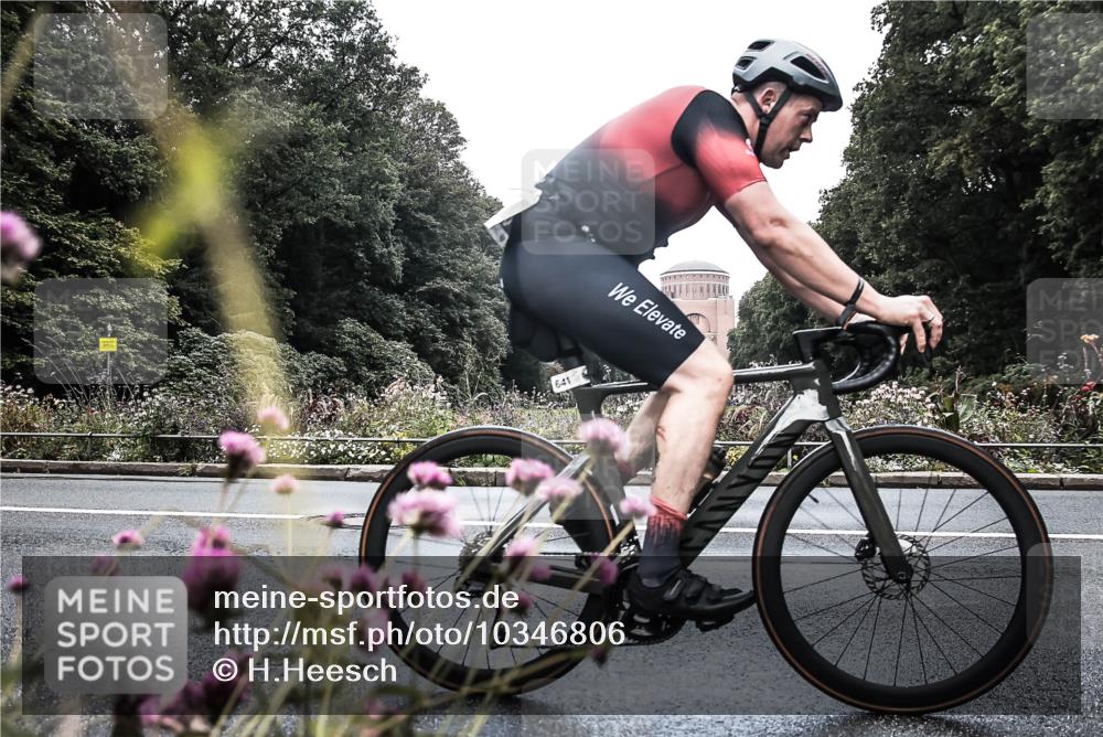 13.09.2026 - Stadtparktriathlon H.Heesch http://msf.ph/oto/10346806 13.09.2026 11:06:48 Radfahren 443, 490, 550, 641 meine-sportfotos.de
