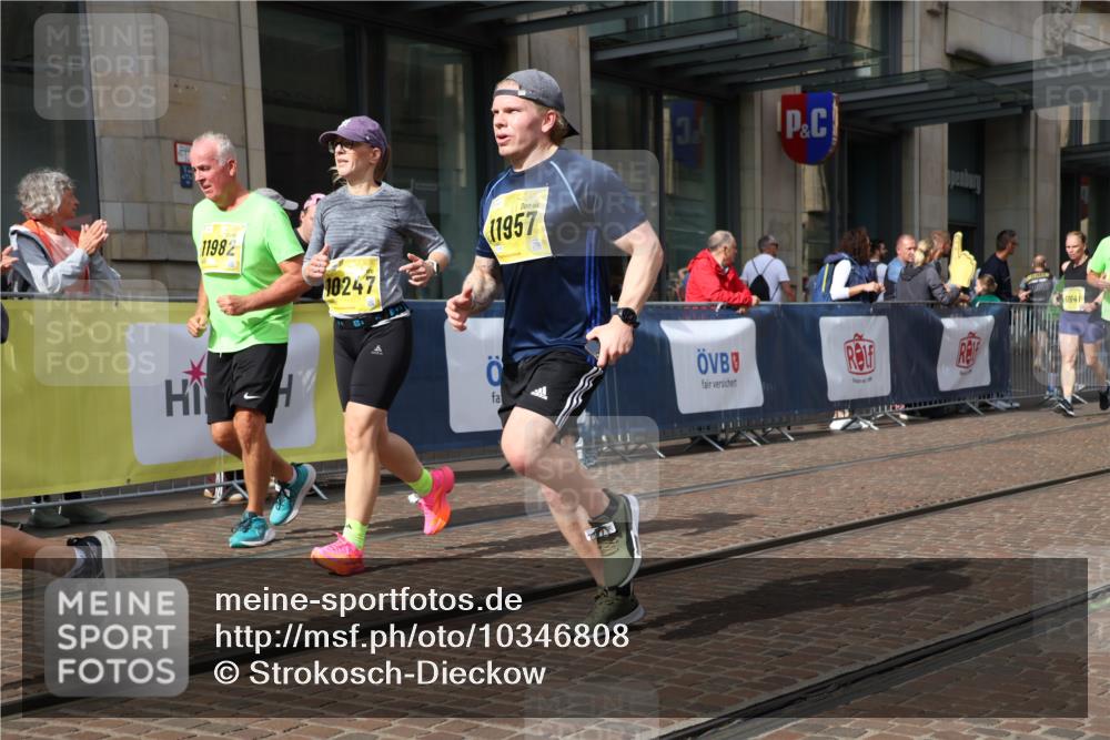 13.09.2026 - 21. swb-Marathon Bremen Strokosch-Dieckow http://msf.ph/oto/10346808 13.09.2026 11:10:19 Ziel 10002, 10169, 10247, 10422, 10461, 10462, 10719, 10768, 10791, 10890, 10911, 11047, 11283, 11298, 11300, 11309, 11327, 11513, 11583, 11736, 11846, 11957, 11982, 12183, 12227, 12454, 12550, 10169, 10299, 10361, 10362, 10706, 10751, 10890, 10963, 11080, 11119, 11382, 11725, 11732, 11933, 11957, 12117, 12207, 12293, 12550 meine-sportfotos.de