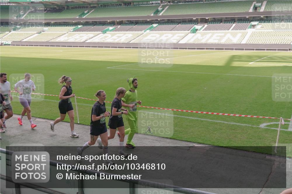13.09.2026 - 21. swb-Marathon Bremen Michael Burmester http://msf.ph/oto/10346810 13.09.2026 13:35:44 Laufen im Stadion 170, 193, 368, 462, 491, 496, 657, 1015, 1026, 1280, 1321, 1396, 1432, 1553, 1560, 1607, 1726, 1772, 1784, 1887, 1934, 1965, 1974, 1977, 1992, 2335, 2338, 2578, 2650, 2688, 2789, 2791, 2894, 2933, 3090, 3161, 3169, 3178, 3179, 3191, 3406, 3408, 3463, 3472, 3498, 3547, 3555, 3570, 3573, 3588, 3640, 3660, 3708, 3709, 3720, 3801, 3839, 3904, 3914, 3985, 4014, 4145, 4200, 4290, 4464, 4500, 4546, 4561, 4880, 4967, 5000, 5034, 5151, 5332, 5461, 5818 meine-sportfotos.de