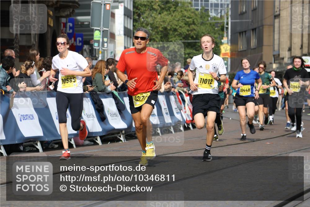 13.09.2026 - 21. swb-Marathon Bremen Strokosch-Dieckow http://msf.ph/oto/10346811 13.09.2026 10:53:20 Ziel 10284, 10304, 10714, 10863, 11038, 11238, 11282, 11386, 11575, 11766, 12019, 12369, 12398, 10222, 10479, 10626, 10757, 10821, 10845, 10886, 11168, 11242, 11379, 11446, 11590, 11800, 12056, 12119, 12308 meine-sportfotos.de
