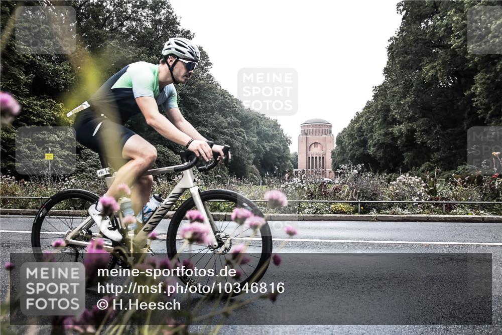 13.09.2026 - Stadtparktriathlon H.Heesch http://msf.ph/oto/10346816 13.09.2026 11:06:51 Radfahren 394, 490, 641 meine-sportfotos.de