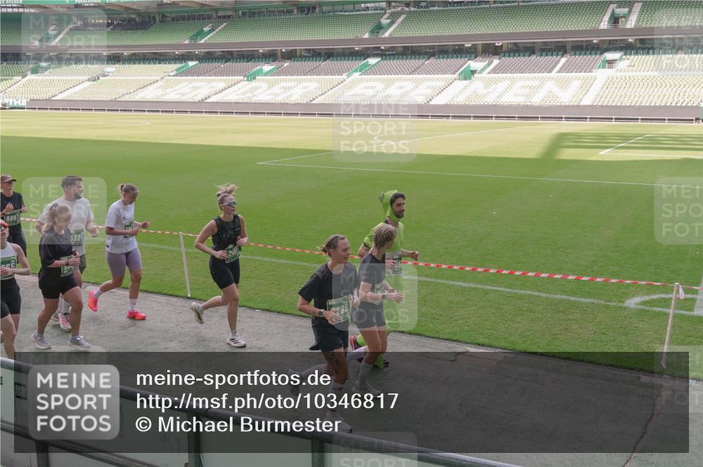 13.09.2026 - 21. swb-Marathon Bremen Michael Burmester http://msf.ph/oto/10346817 13.09.2026 13:35:44 Laufen im Stadion 170, 193, 368, 462, 491, 496, 657, 1015, 1026, 1280, 1321, 1396, 1432, 1553, 1560, 1607, 1726, 1772, 1784, 1887, 1934, 1965, 1974, 1977, 1992, 2335, 2338, 2578, 2650, 2688, 2789, 2791, 2894, 2933, 3090, 3161, 3169, 3178, 3179, 3191, 3406, 3408, 3463, 3472, 3498, 3547, 3555, 3570, 3573, 3588, 3640, 3660, 3708, 3709, 3720, 3801, 3839, 3904, 3914, 3985, 4014, 4145, 4200, 4290, 4464, 4500, 4546, 4561, 4880, 4967, 5000, 5034, 5151, 5332, 5461, 5818 meine-sportfotos.de