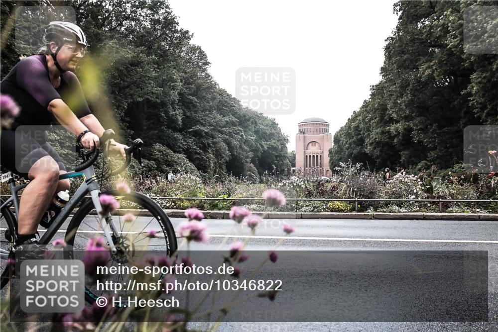 13.09.2026 - Stadtparktriathlon H.Heesch http://msf.ph/oto/10346822 13.09.2026 11:06:53 Radfahren 394, 490 meine-sportfotos.de