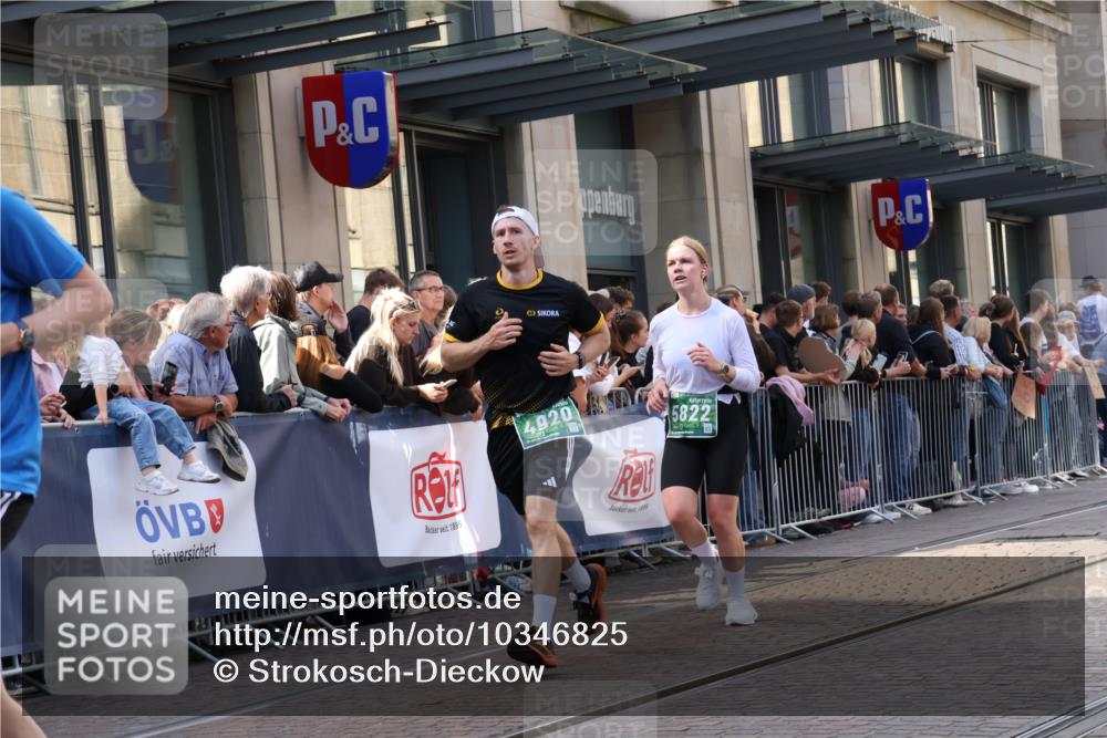 13.09.2026 - 21. swb-Marathon Bremen Strokosch-Dieckow http://msf.ph/oto/10346825 13.09.2026 13:30:28 Ziel 244, 625, 800, 834, 1189, 1533, 1771, 1841, 1926, 1941, 2369, 2452, 2723, 2985, 3360, 4206, 4251, 4332, 4342, 4425, 4757, 4920, 5551, 5600, 5681, 5802, 5822, 5900, 6134, 6343, 6347, 6523, 6988, 7012, 7253, 7567, 7645, 7760, 8616, 9290, 9507, 9653, 9692, 9695, 9699, 9767, 9825, 13090, 13215, 881, 1067, 1909, 1938, 2265, 2364, 2900, 3163, 3164, 3425, 4058, 4415, 4748, 4763, 5506, 5615, 7821, 8090, 8169, 8314, 8494 meine-sportfotos.de