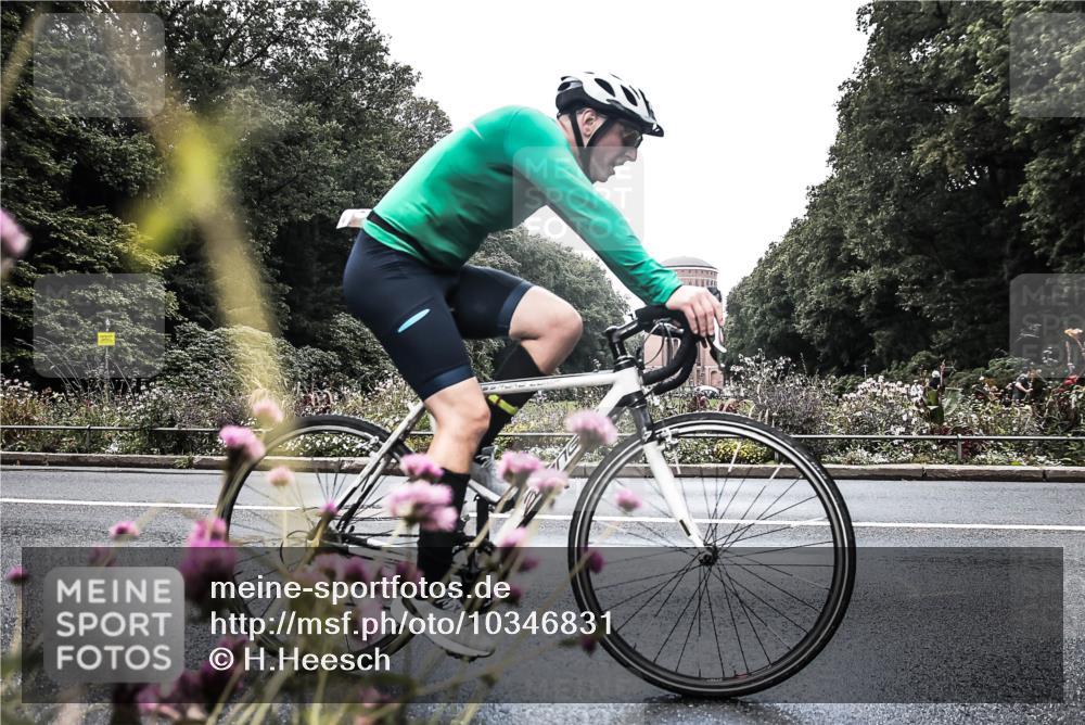 13.09.2026 - Stadtparktriathlon H.Heesch http://msf.ph/oto/10346831 13.09.2026 11:07:03 Radfahren 478, 584, 707 meine-sportfotos.de