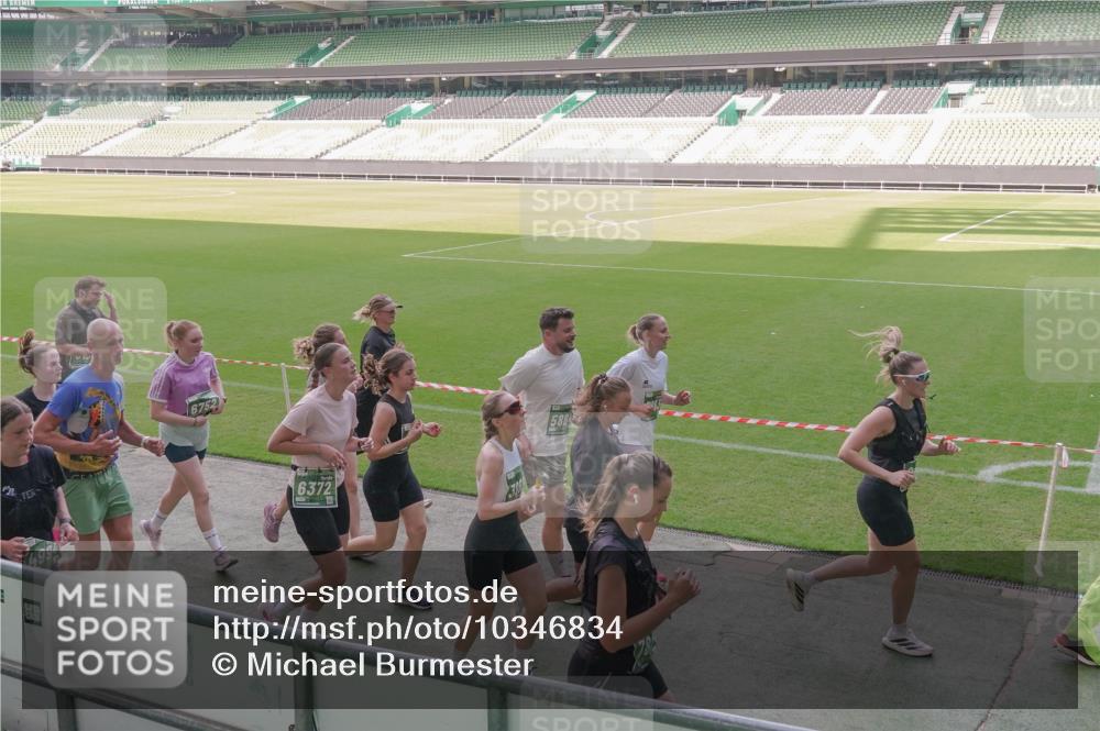13.09.2026 - 21. swb-Marathon Bremen Michael Burmester http://msf.ph/oto/10346834 13.09.2026 13:35:46 Laufen im Stadion 170, 193, 368, 462, 491, 496, 657, 1015, 1026, 1280, 1321, 1396, 1432, 1553, 1560, 1607, 1726, 1772, 1784, 1887, 1934, 1965, 1974, 1977, 1992, 2335, 2338, 2578, 2650, 2688, 2789, 2791, 2894, 2933, 3090, 3161, 3169, 3178, 3179, 3191, 3406, 3408, 3463, 3472, 3498, 3547, 3555, 3570, 3573, 3588, 3640, 3660, 3708, 3709, 3720, 3801, 3839, 3904, 3914, 3985, 4014, 4145, 4200, 4290, 4464, 4500, 4546, 4561, 4801, 4880, 4967, 5000, 5034, 5151, 5332, 5461, 5818 meine-sportfotos.de