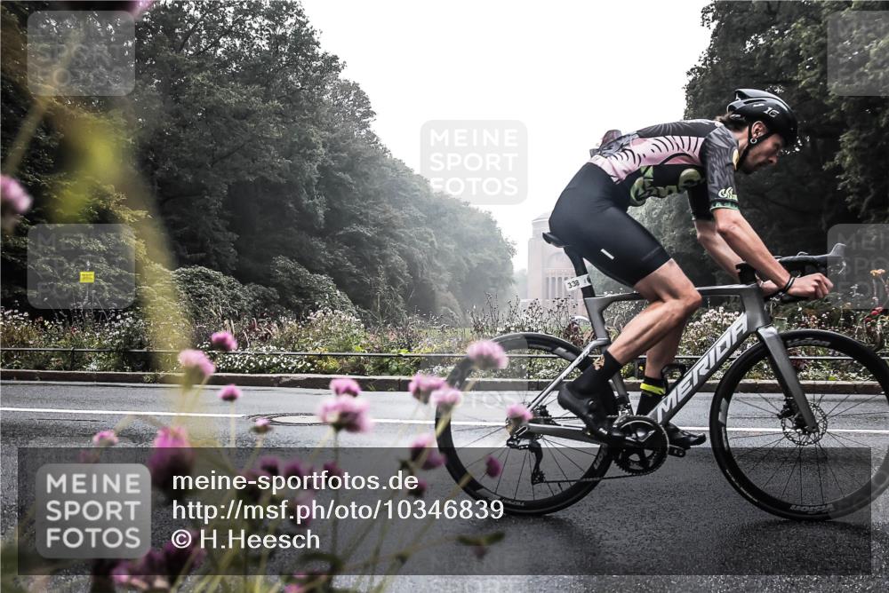 13.09.2026 - Stadtparktriathlon H.Heesch http://msf.ph/oto/10346839 13.09.2026 09:55:21 Radfahren 210, 281, 320, 327, 338 meine-sportfotos.de