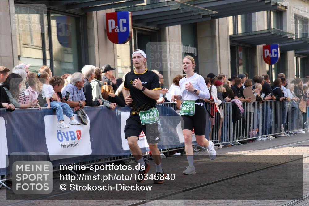 13.09.2026 - 21. swb-Marathon Bremen Strokosch-Dieckow http://msf.ph/oto/10346840 13.09.2026 13:30:28 Ziel 244, 625, 800, 834, 1189, 1533, 1771, 1841, 1926, 1941, 2369, 2452, 2723, 2985, 3360, 4206, 4251, 4332, 4342, 4425, 4757, 4920, 5551, 5600, 5681, 5802, 5822, 5900, 6134, 6343, 6347, 6523, 6988, 7012, 7253, 7567, 7645, 7760, 8616, 9290, 9507, 9653, 9692, 9695, 9699, 9767, 9825, 13090, 13215, 881, 1067, 1909, 1938, 2265, 2364, 2900, 3163, 3164, 3425, 4058, 4415, 4748, 4763, 5506, 5615, 7821, 8090, 8169, 8314, 8494 meine-sportfotos.de