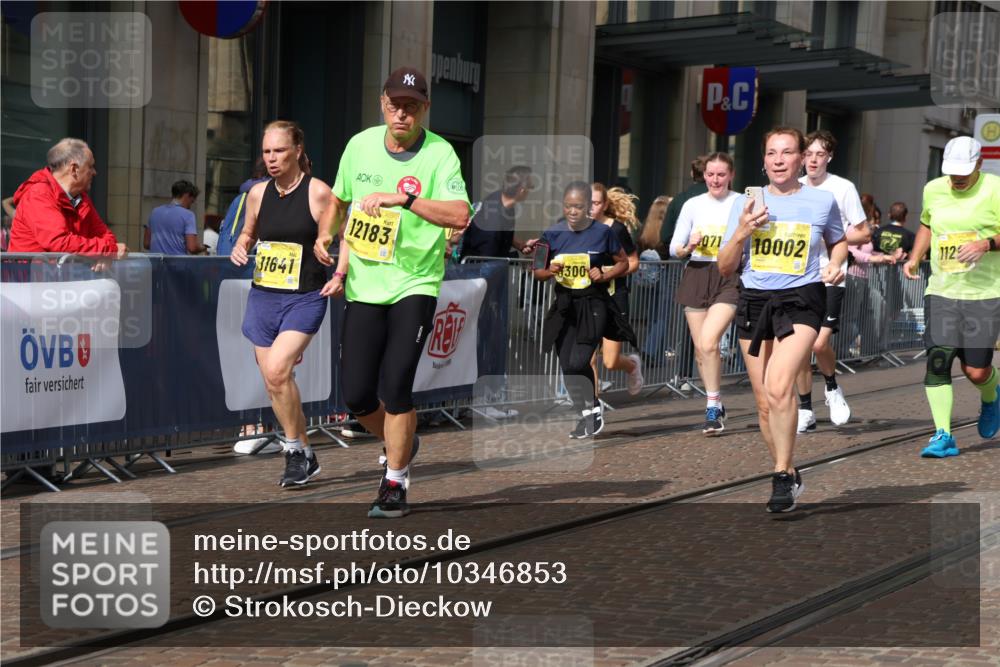 13.09.2026 - 21. swb-Marathon Bremen Strokosch-Dieckow http://msf.ph/oto/10346853 13.09.2026 11:10:21 Ziel 10002, 10247, 10422, 10461, 10462, 10719, 10768, 10791, 10911, 11047, 11283, 11298, 11300, 11309, 11327, 11335, 11465, 11513, 11583, 11736, 11846, 11982, 12183, 12227, 12454, 10169, 10299, 10361, 10362, 10706, 10751, 10890, 10963, 11080, 11382, 11725, 11732, 11933, 11957, 12117, 12207, 12293, 12550 meine-sportfotos.de