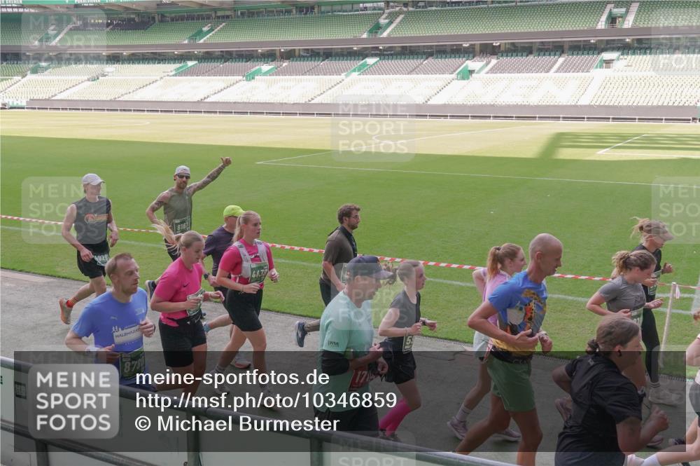 13.09.2026 - 21. swb-Marathon Bremen Michael Burmester http://msf.ph/oto/10346859 13.09.2026 13:35:48 Laufen im Stadion 170, 193, 368, 462, 491, 496, 657, 1015, 1280, 1321, 1396, 1432, 1553, 1560, 1607, 1726, 1772, 1784, 1887, 1934, 1965, 1974, 1977, 1992, 2335, 2338, 2578, 2650, 2688, 2789, 2791, 2894, 2933, 3090, 3161, 3169, 3178, 3179, 3191, 3406, 3408, 3463, 3472, 3498, 3547, 3555, 3570, 3573, 3588, 3640, 3660, 3801, 3839, 3904, 3914, 3985, 4014, 4145, 4200, 4290, 4464, 4500, 4546, 4561, 4801, 4880, 4967, 5000, 5034, 5151, 5332, 5461, 5818 meine-sportfotos.de
