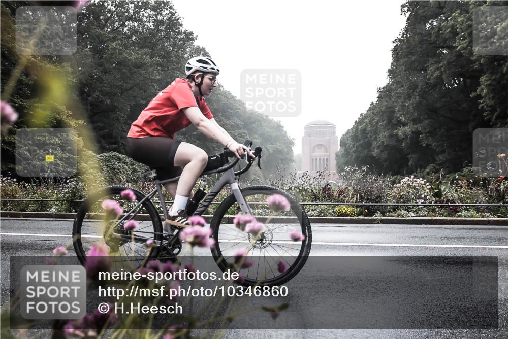 13.09.2026 - Stadtparktriathlon H.Heesch http://msf.ph/oto/10346860 13.09.2026 09:55:27 Radfahren 281, 283, 297, 327, 330 meine-sportfotos.de