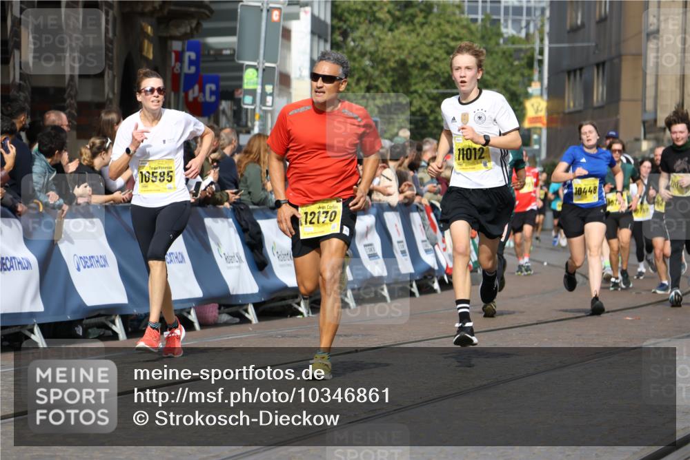 13.09.2026 - 21. swb-Marathon Bremen Strokosch-Dieckow http://msf.ph/oto/10346861 13.09.2026 10:53:20 Ziel 10284, 10304, 10714, 10863, 11038, 11238, 11282, 11386, 11575, 11766, 12019, 12369, 12398, 10222, 10479, 10626, 10757, 10821, 10845, 10886, 11168, 11242, 11379, 11446, 11590, 11800, 12056, 12119, 12308 meine-sportfotos.de