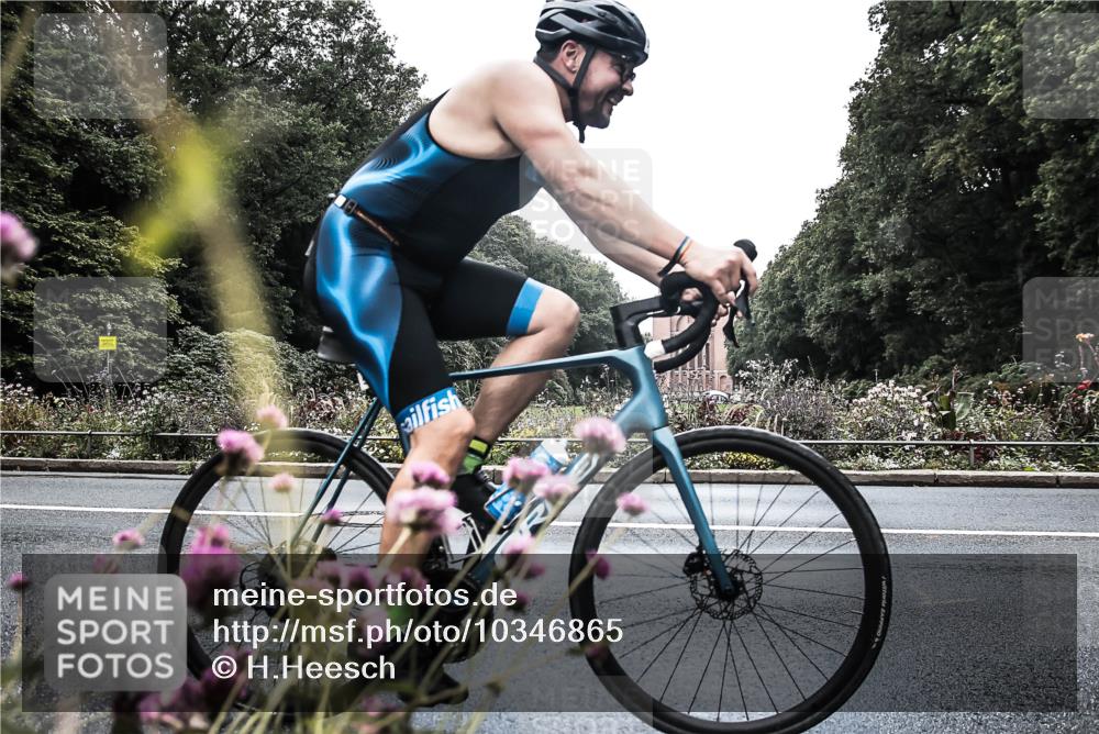 13.09.2026 - Stadtparktriathlon H.Heesch http://msf.ph/oto/10346865 13.09.2026 11:07:20 Radfahren 469, 586, 639, 677, 699 meine-sportfotos.de