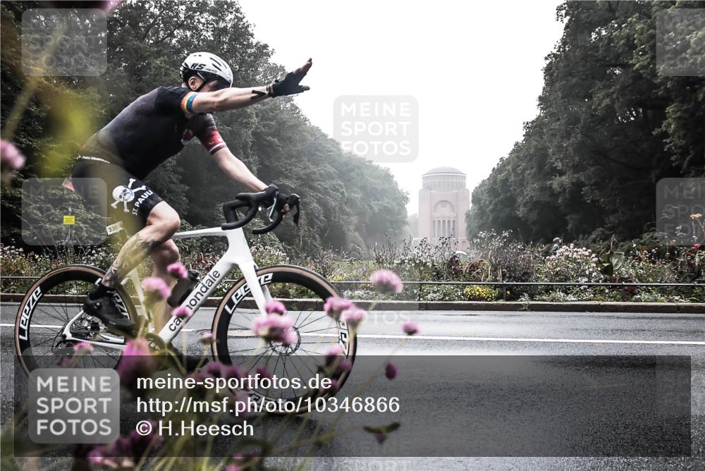 13.09.2026 - Stadtparktriathlon H.Heesch http://msf.ph/oto/10346866 13.09.2026 09:55:31 Radfahren 211, 330 meine-sportfotos.de