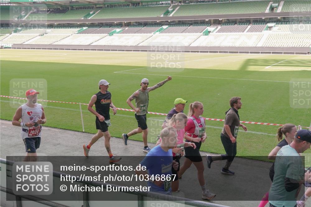 13.09.2026 - 21. swb-Marathon Bremen Michael Burmester http://msf.ph/oto/10346867 13.09.2026 13:35:48 Laufen im Stadion 170, 193, 368, 462, 491, 496, 657, 1015, 1280, 1321, 1396, 1432, 1553, 1560, 1607, 1726, 1772, 1784, 1887, 1934, 1965, 1974, 1977, 1992, 2335, 2338, 2578, 2650, 2688, 2789, 2791, 2894, 2933, 3090, 3161, 3169, 3178, 3179, 3191, 3406, 3408, 3463, 3472, 3498, 3547, 3555, 3570, 3573, 3588, 3640, 3660, 3801, 3839, 3904, 3914, 3985, 4014, 4145, 4200, 4290, 4464, 4500, 4546, 4561, 4801, 4880, 4967, 5000, 5034, 5151, 5332, 5461, 5818 meine-sportfotos.de