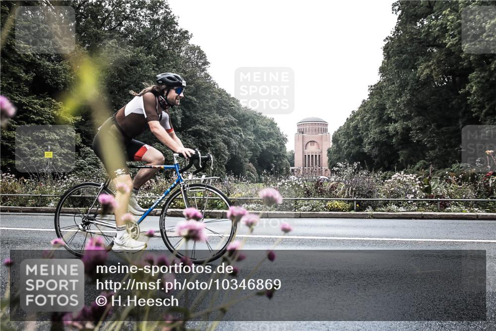 13.09.2026 - Stadtparktriathlon H.Heesch http://msf.ph/oto/10346869 13.09.2026 11:07:20 Radfahren 469, 586, 639, 677, 699 meine-sportfotos.de