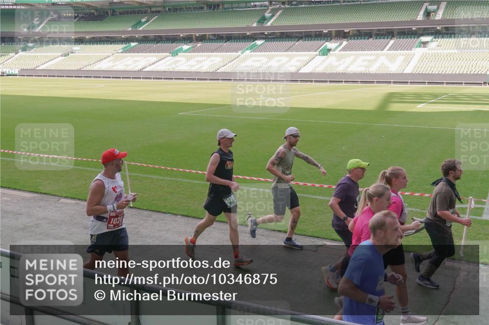 13.09.2026 - 21. swb-Marathon Bremen Michael Burmester http://msf.ph/oto/10346875 13.09.2026 13:35:49 Laufen im Stadion 170, 193, 368, 462, 491, 496, 657, 1015, 1280, 1321, 1396, 1432, 1553, 1560, 1607, 1726, 1772, 1784, 1887, 1934, 1965, 1974, 1977, 1992, 2335, 2338, 2578, 2650, 2688, 2789, 2791, 2894, 2933, 3090, 3161, 3169, 3178, 3179, 3191, 3406, 3408, 3463, 3472, 3498, 3547, 3555, 3570, 3573, 3588, 3640, 3660, 3801, 3839, 3904, 3914, 3985, 4014, 4145, 4200, 4290, 4464, 4500, 4546, 4561, 4801, 4880, 4967, 5000, 5034, 5151, 5332, 5461, 5818 meine-sportfotos.de