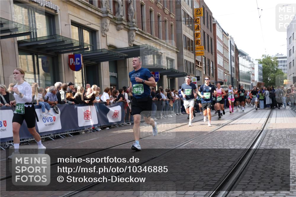 13.09.2026 - 21. swb-Marathon Bremen Strokosch-Dieckow http://msf.ph/oto/10346885 13.09.2026 13:30:29 Ziel 244, 625, 800, 834, 1189, 1533, 1771, 1841, 1926, 1941, 2369, 2452, 2723, 2985, 3360, 4206, 4251, 4332, 4342, 4425, 4757, 4920, 5551, 5600, 5681, 5802, 5822, 5900, 6134, 6307, 6343, 6347, 6523, 7012, 7253, 7567, 7645, 7760, 8543, 8616, 9290, 9507, 9653, 9692, 9699, 9767, 9825, 9962, 9976, 13090, 13152, 13215, 625, 881, 1067, 1909, 1938, 2265, 2364, 2900, 3163, 3164, 3425, 4058, 4415, 4425, 4748, 4763, 5506, 5615, 7821, 8090, 8169, 8314, 8494 meine-sportfotos.de