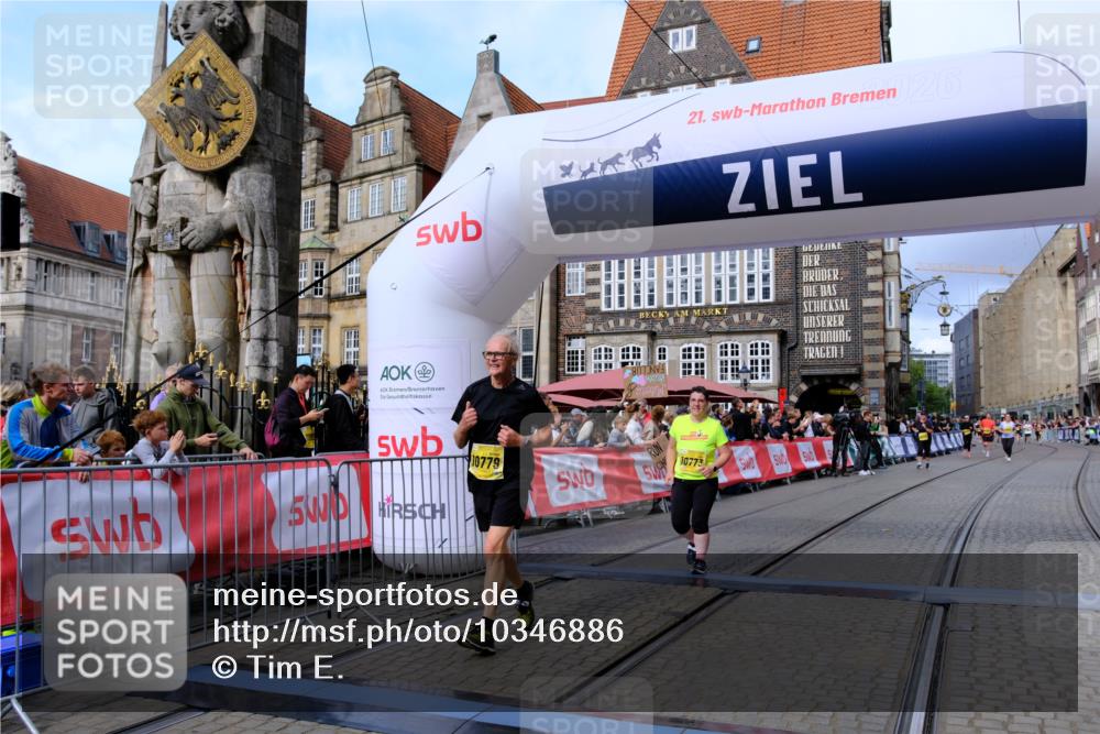 13.09.2026 - 21. swb-Marathon Bremen Tim E. http://msf.ph/oto/10346886 13.09.2026 11:17:35 Ziel 10335, 10773, 10779, 11355, 11495, 11672, 12101 meine-sportfotos.de