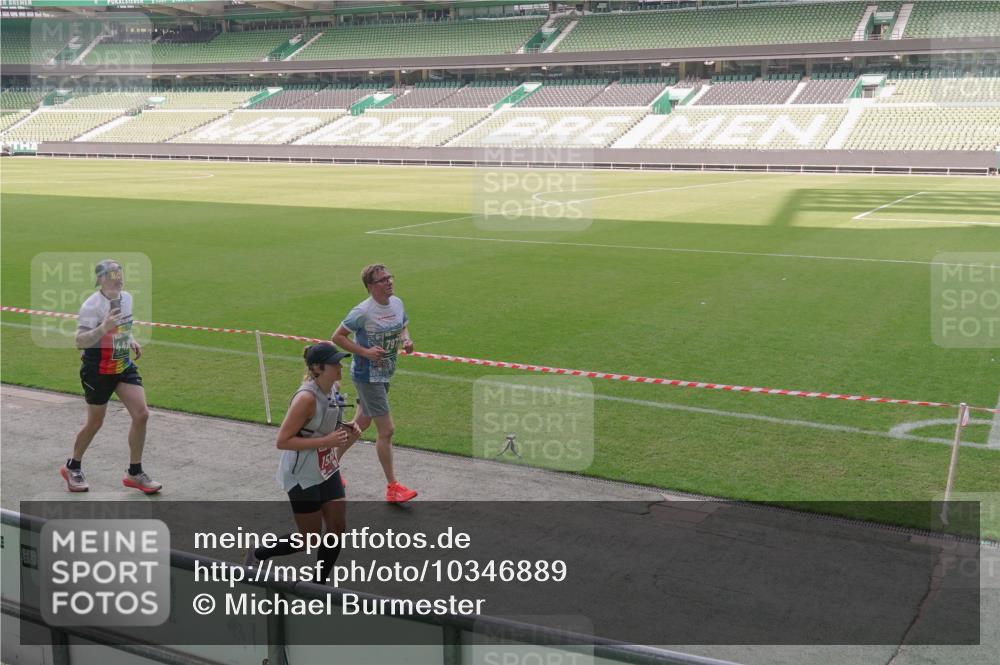 13.09.2026 - 21. swb-Marathon Bremen Michael Burmester http://msf.ph/oto/10346889 13.09.2026 13:35:51 Laufen im Stadion 170, 193, 368, 462, 491, 496, 657, 1015, 1280, 1321, 1396, 1432, 1553, 1560, 1607, 1726, 1762, 1784, 1887, 1934, 1965, 1974, 1977, 1992, 2335, 2338, 2578, 2650, 2688, 2789, 2791, 2894, 2933, 3090, 3161, 3169, 3178, 3179, 3191, 3406, 3408, 3463, 3472, 3498, 3547, 3555, 3570, 3573, 3588, 3640, 3660, 3801, 3839, 3904, 3914, 3985, 4145, 4200, 4290, 4464, 4500, 4546, 4561, 4801, 4880, 4967, 5000, 5034, 5151, 5332, 5461, 5818 meine-sportfotos.de