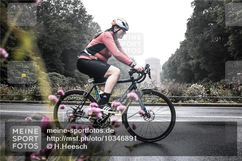13.09.2026 - Stadtparktriathlon H.Heesch http://msf.ph/oto/10346891 13.09.2026 09:55:59 Radfahren 231, 263, 265 meine-sportfotos.de