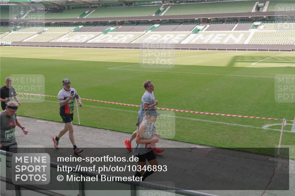 13.09.2026 - 21. swb-Marathon Bremen Michael Burmester http://msf.ph/oto/10346893 13.09.2026 13:35:52 Laufen im Stadion 170, 193, 368, 462, 491, 496, 657, 1015, 1280, 1321, 1396, 1432, 1553, 1560, 1607, 1726, 1762, 1784, 1887, 1934, 1965, 1974, 1977, 1992, 2335, 2338, 2578, 2650, 2688, 2789, 2791, 2894, 2933, 3090, 3161, 3169, 3178, 3179, 3191, 3406, 3408, 3463, 3472, 3498, 3547, 3555, 3570, 3573, 3588, 3640, 3660, 3801, 3839, 3904, 3914, 3985, 4145, 4200, 4290, 4464, 4500, 4546, 4561, 4801, 4880, 4967, 5000, 5034, 5151, 5332, 5461, 5679, 5818 meine-sportfotos.de