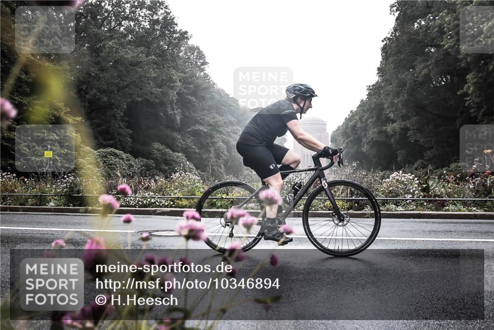 13.09.2026 - Stadtparktriathlon H.Heesch http://msf.ph/oto/10346894 13.09.2026 09:56:00 Radfahren 231, 263, 265 meine-sportfotos.de