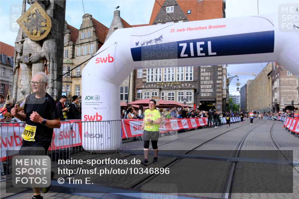 13.09.2026 - 21. swb-Marathon Bremen Tim E. http://msf.ph/oto/10346896 13.09.2026 11:17:36 Ziel 10773, 10779, 10979, 11495, 11672, 12101 meine-sportfotos.de