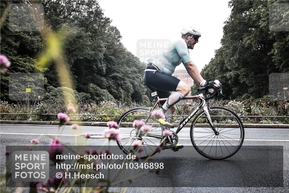 13.09.2026 - Stadtparktriathlon H.Heesch http://msf.ph/oto/10346898 13.09.2026 11:07:30 Radfahren 530, 533 meine-sportfotos.de