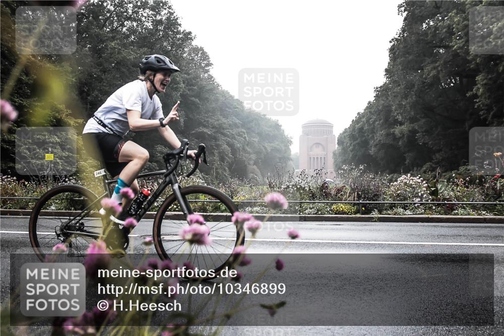 13.09.2026 - Stadtparktriathlon H.Heesch http://msf.ph/oto/10346899 13.09.2026 09:56:04 Radfahren 246, 345 meine-sportfotos.de