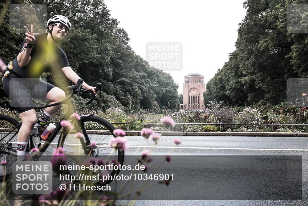 13.09.2026 - Stadtparktriathlon H.Heesch http://msf.ph/oto/10346901 13.09.2026 11:07:35 Radfahren 382, 543, 568 meine-sportfotos.de