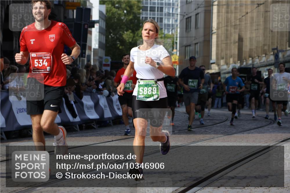 13.09.2026 - 21. swb-Marathon Bremen Strokosch-Dieckow http://msf.ph/oto/10346906 13.09.2026 13:28:15 Ziel 440, 488, 534, 762, 1343, 1456, 1932, 3135, 3480, 3576, 4106, 4133, 4265, 4744, 5462, 6468, 6522, 7042, 7138, 7358, 8188, 8351, 8656, 9067, 9145, 9494, 13069, 13198, 178, 210, 1239, 1380, 1460, 2047, 2977, 3294, 3597, 4250, 5250, 5683, 8429, 8483, 8570, 9064, 9549 meine-sportfotos.de