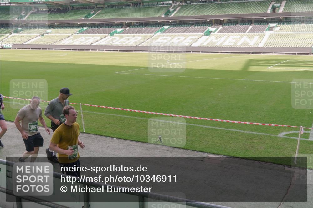 13.09.2026 - 21. swb-Marathon Bremen Michael Burmester http://msf.ph/oto/10346911 13.09.2026 13:35:55 Laufen im Stadion 170, 193, 368, 462, 491, 496, 657, 1015, 1280, 1321, 1396, 1432, 1553, 1560, 1726, 1762, 1784, 1887, 1934, 1965, 1974, 1977, 1992, 2335, 2338, 2578, 2639, 2650, 2688, 2789, 2791, 2894, 2933, 3090, 3161, 3169, 3178, 3179, 3191, 3299, 3406, 3408, 3463, 3472, 3498, 3555, 3570, 3573, 3588, 3640, 3801, 3839, 3904, 3914, 3985, 4145, 4200, 4290, 4464, 4500, 4546, 4561, 4801, 4880, 4967, 5000, 5034, 5151, 5182, 5332, 5461, 5679, 5818 meine-sportfotos.de