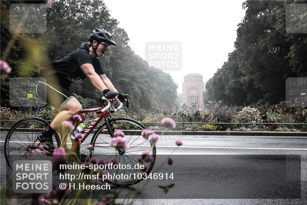 13.09.2026 - Stadtparktriathlon H.Heesch http://msf.ph/oto/10346914 13.09.2026 09:56:22 Radfahren 305 meine-sportfotos.de
