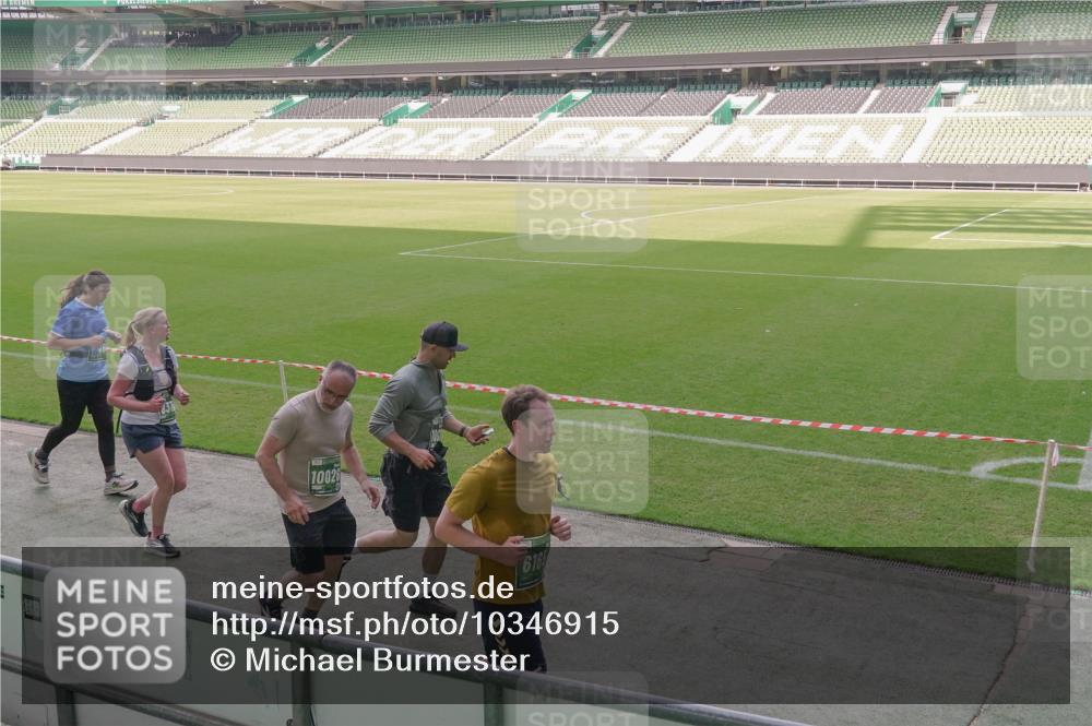 13.09.2026 - 21. swb-Marathon Bremen Michael Burmester http://msf.ph/oto/10346915 13.09.2026 13:35:56 Laufen im Stadion 170, 193, 368, 462, 491, 496, 590, 657, 1015, 1280, 1321, 1396, 1432, 1553, 1726, 1762, 1784, 1887, 1934, 1965, 1974, 1977, 1992, 2335, 2338, 2578, 2639, 2650, 2688, 2789, 2791, 2894, 2933, 3090, 3161, 3169, 3178, 3179, 3191, 3299, 3406, 3408, 3463, 3472, 3498, 3555, 3570, 3573, 3588, 3640, 3801, 3839, 3904, 3914, 3985, 4145, 4200, 4290, 4464, 4500, 4546, 4561, 4801, 4880, 4967, 5000, 5034, 5151, 5182, 5332, 5461, 5679, 5818 meine-sportfotos.de